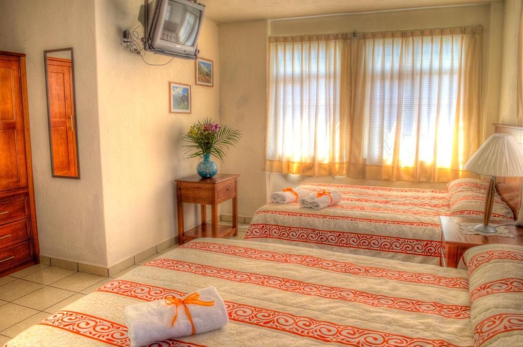 Hotel Y Posada Refugio Independencia Морелия Екстериор снимка
